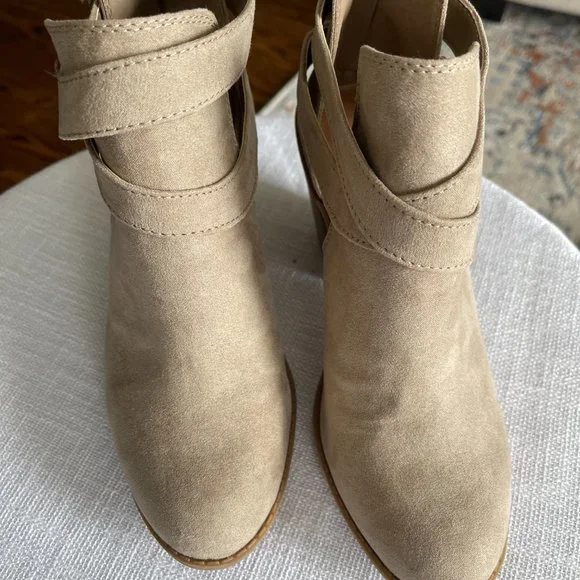 NWOT Sugar Lori booties, size 7.5 - Picture 4 of 8